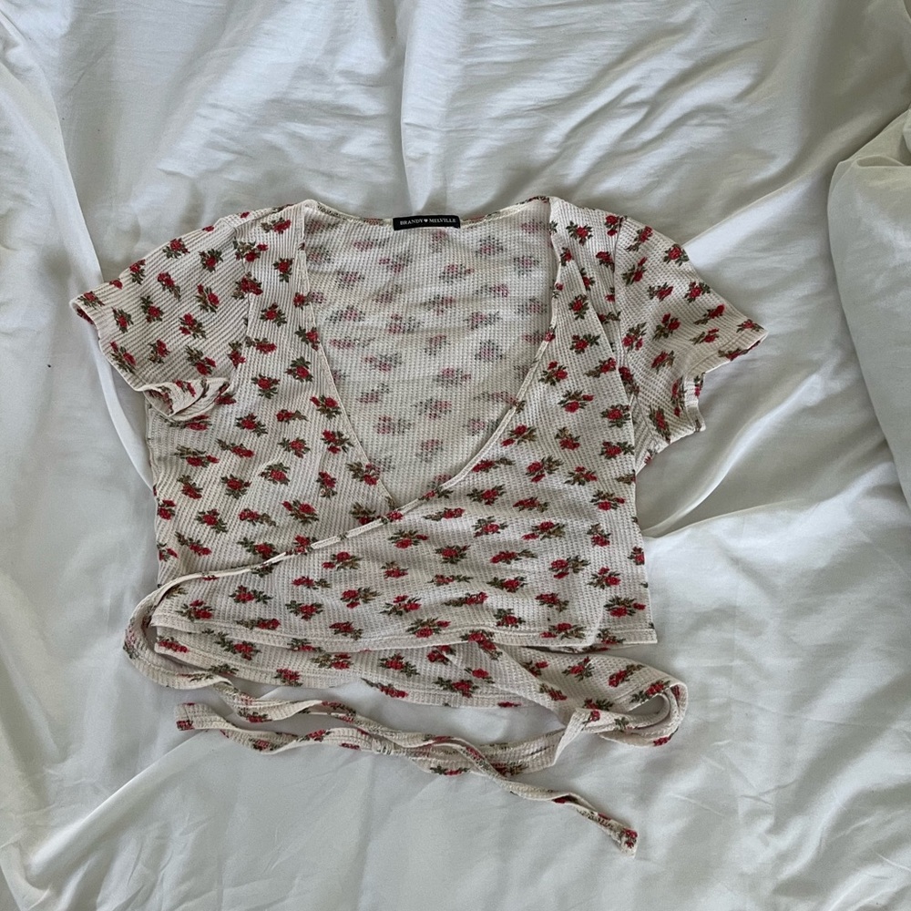 Brandy Melville flower top